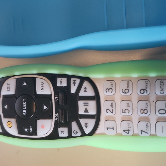 Direct tv remote. R33010xA00-00006 - Picture 2 of 4